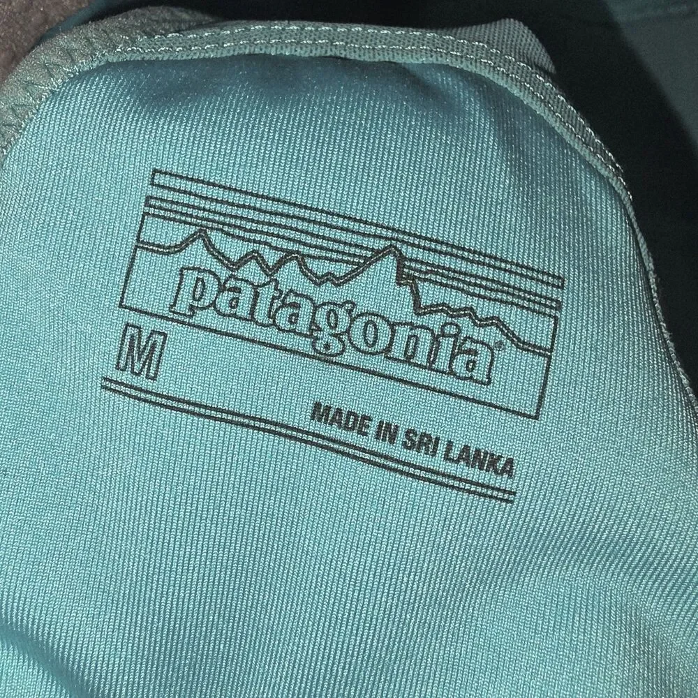 Patagonia SzM Aqua Teal Pullover Running Yoga Athletic Logo Racerback Sports Bra